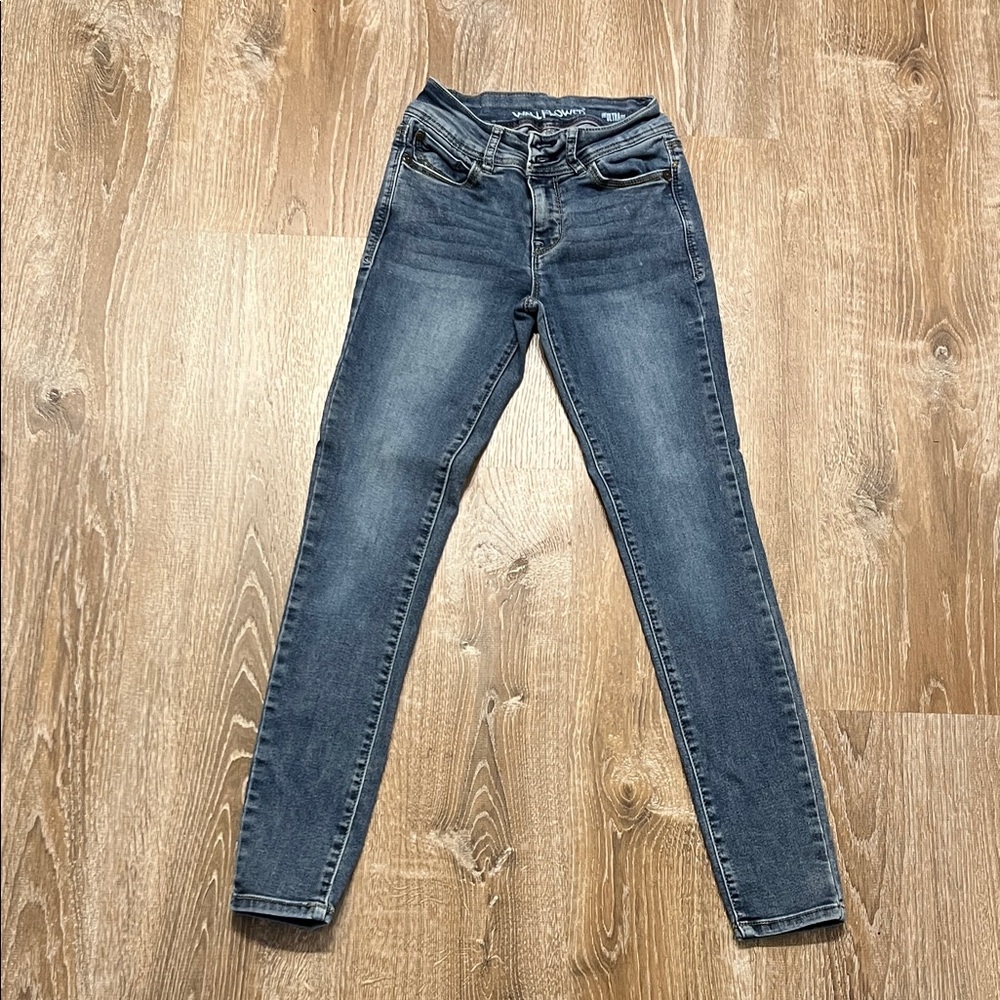 Wallflower Women's Classic Blue Skinny Jeans